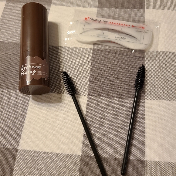 Perfect Brow Stencil Stamp Kit in BLACK - Picture 5 of 11